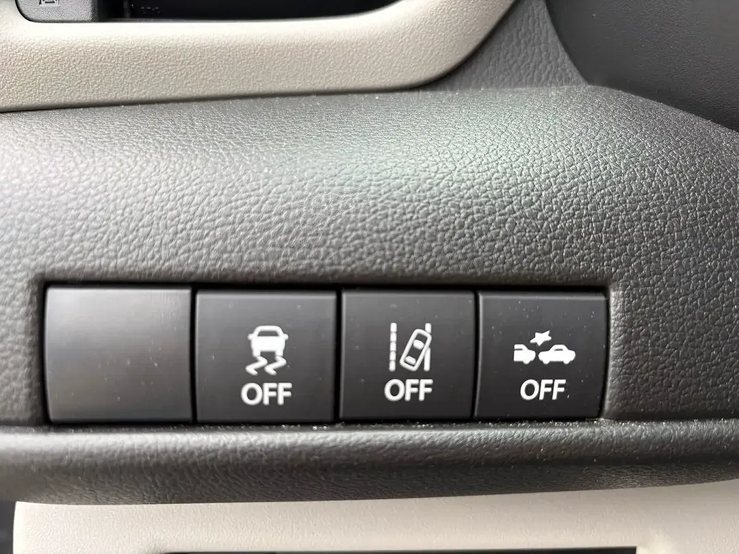 Suzuki Swift - Thumbnail 9