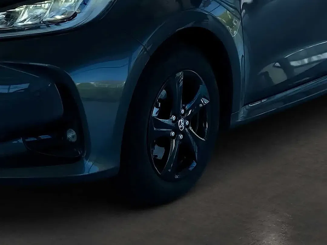 Toyota Yaris - Thumbnail 13