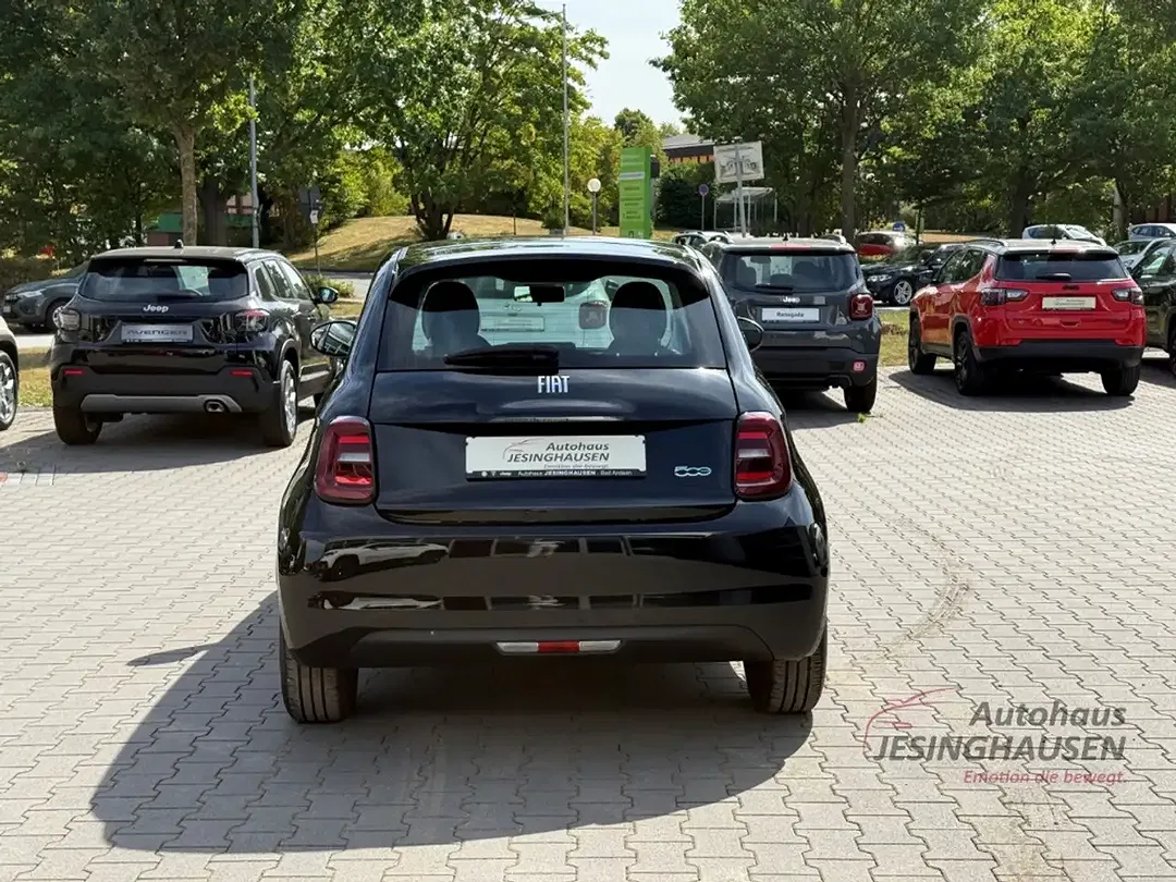 Fiat 500e - Thumbnail 6