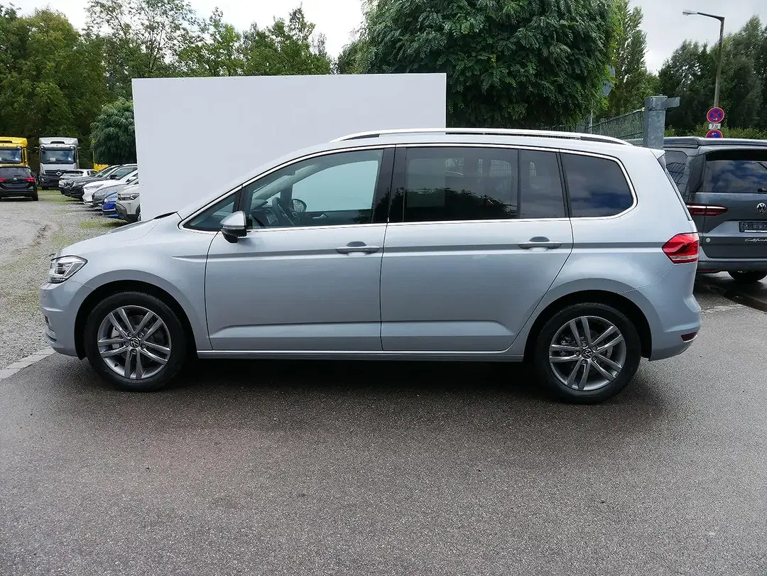 Volkswagen Touran - Thumbnail 4