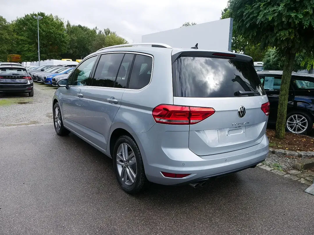 Volkswagen Touran - Thumbnail 5