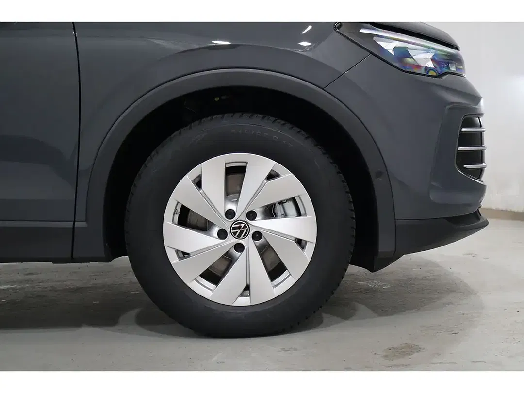 Volkswagen Tiguan - Thumbnail 5
