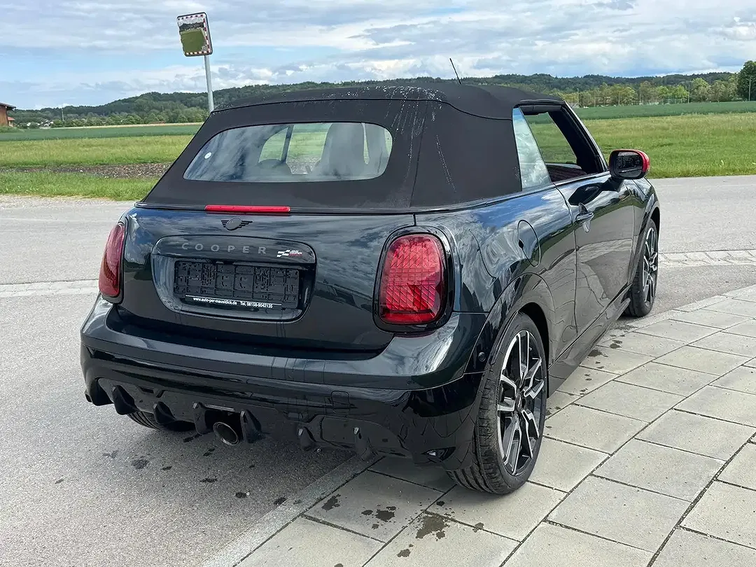 MINI John Cooper Works Cabrio - Thumbnail 3