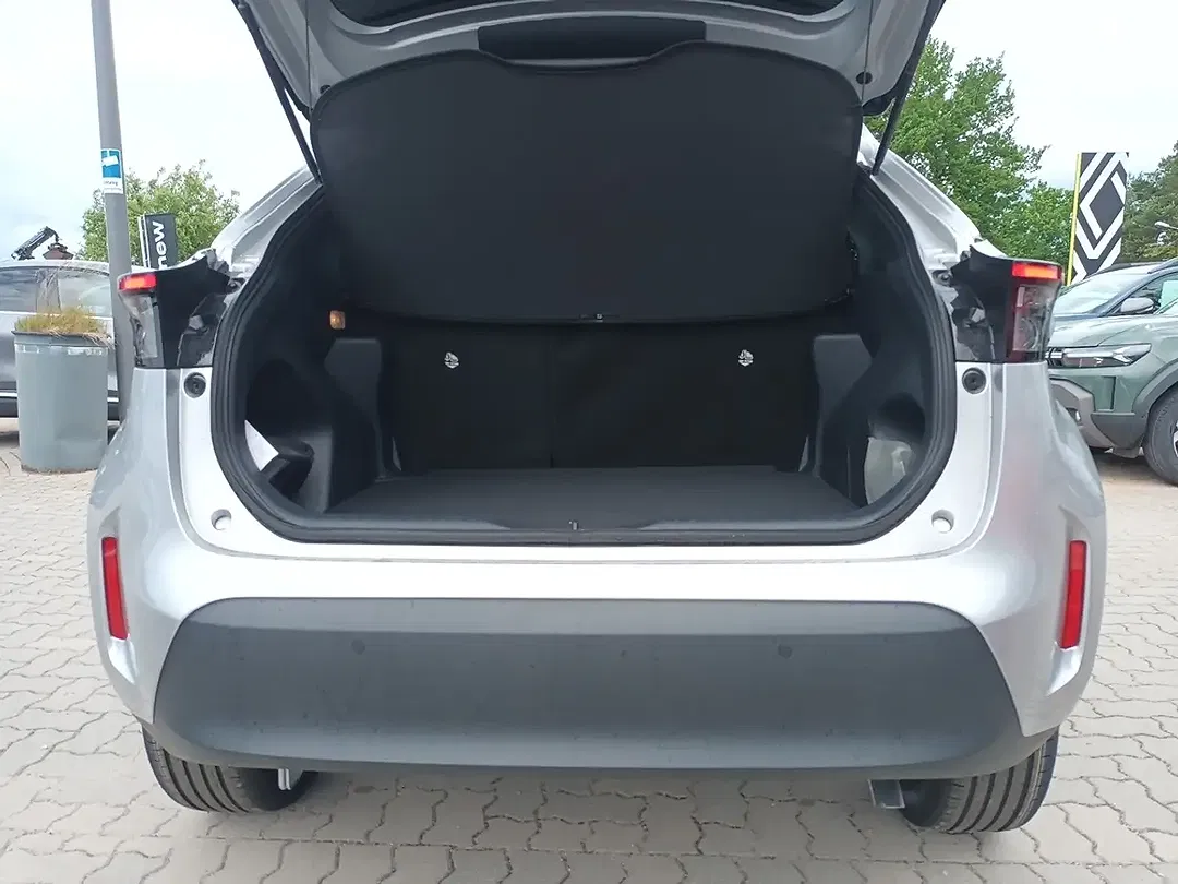 Toyota Yaris Cross - Thumbnail 12