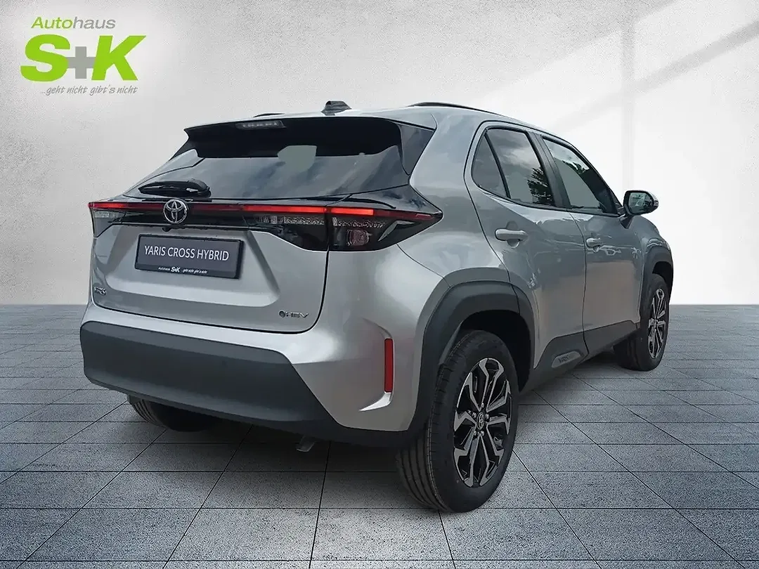 Toyota Yaris Cross - Thumbnail 3