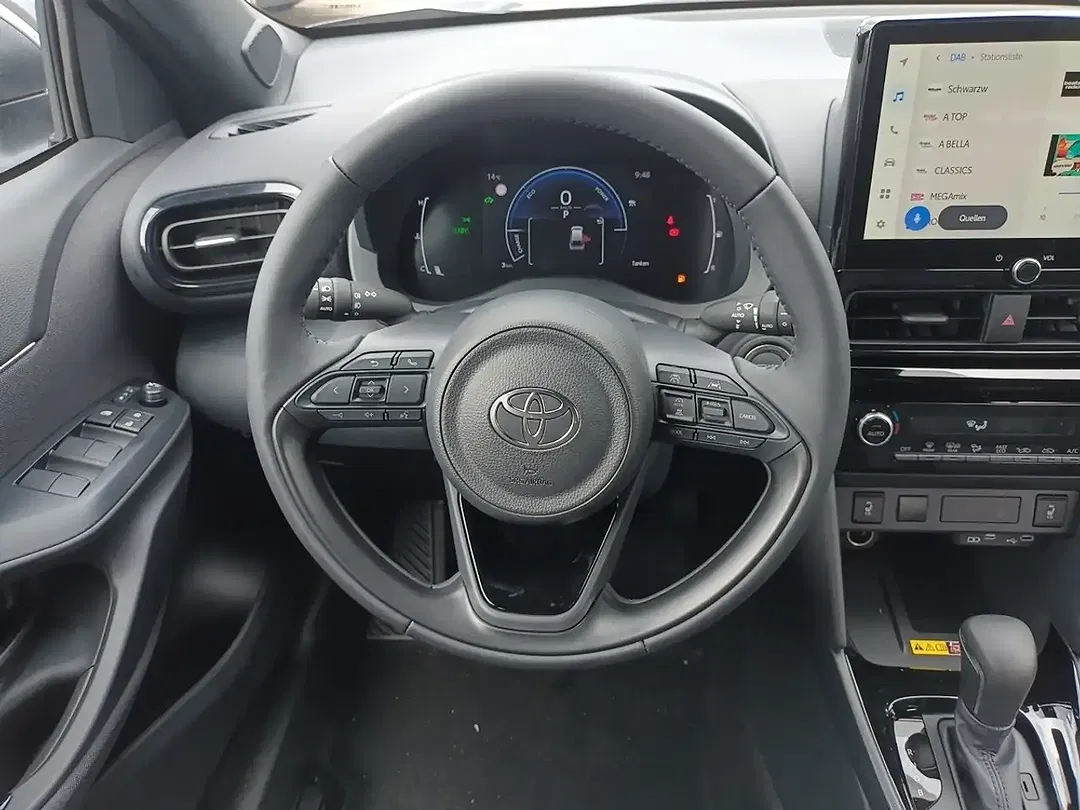 Toyota Yaris Cross - Thumbnail 8