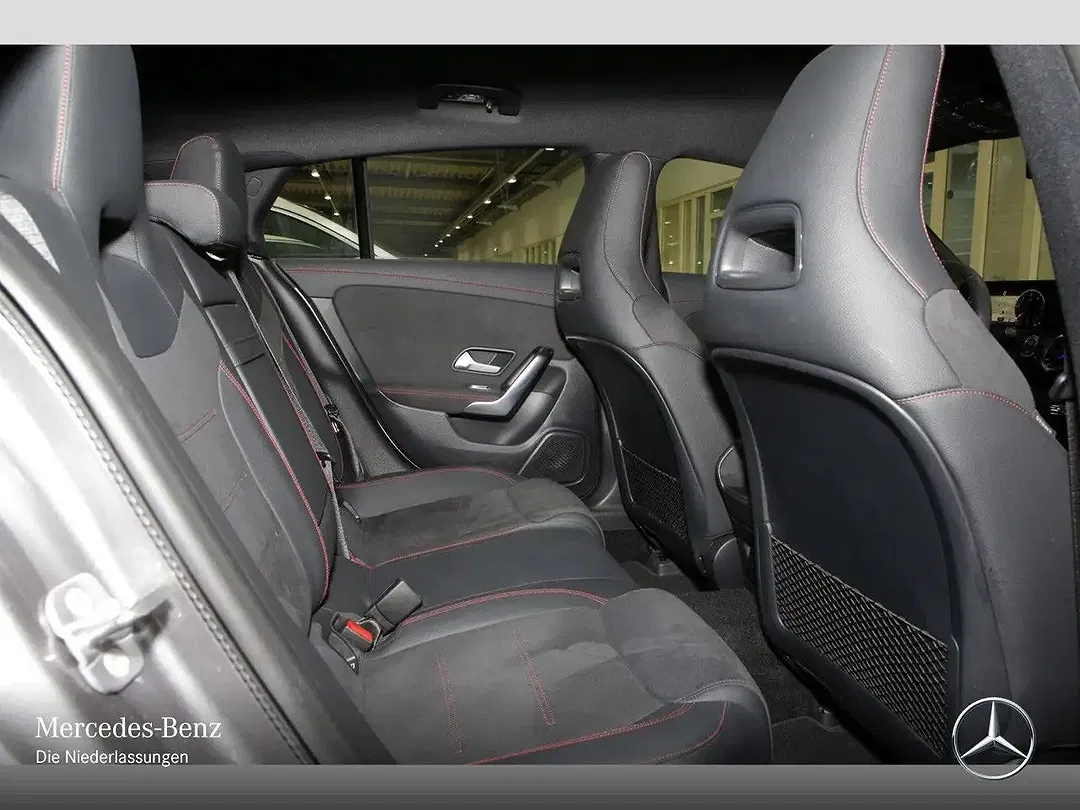 Mercedes-Benz CLA 200 - Thumbnail 11