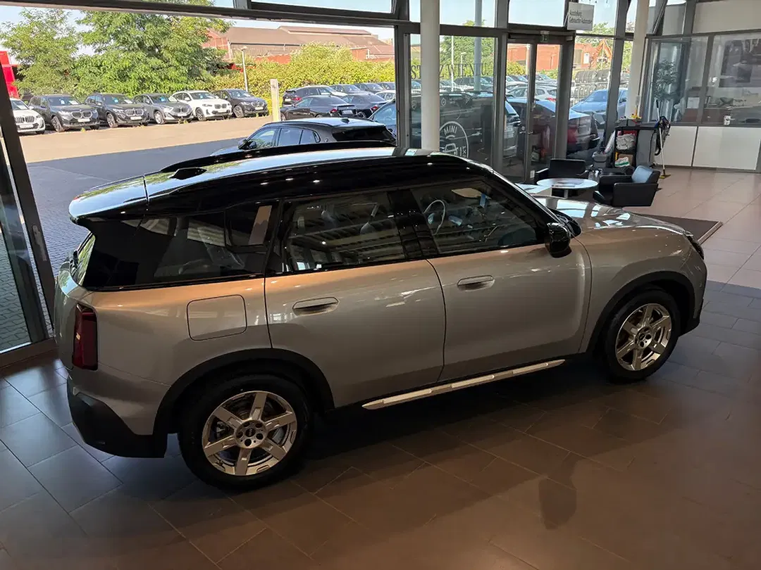 MINI Cooper SE Countryman - Thumbnail 7