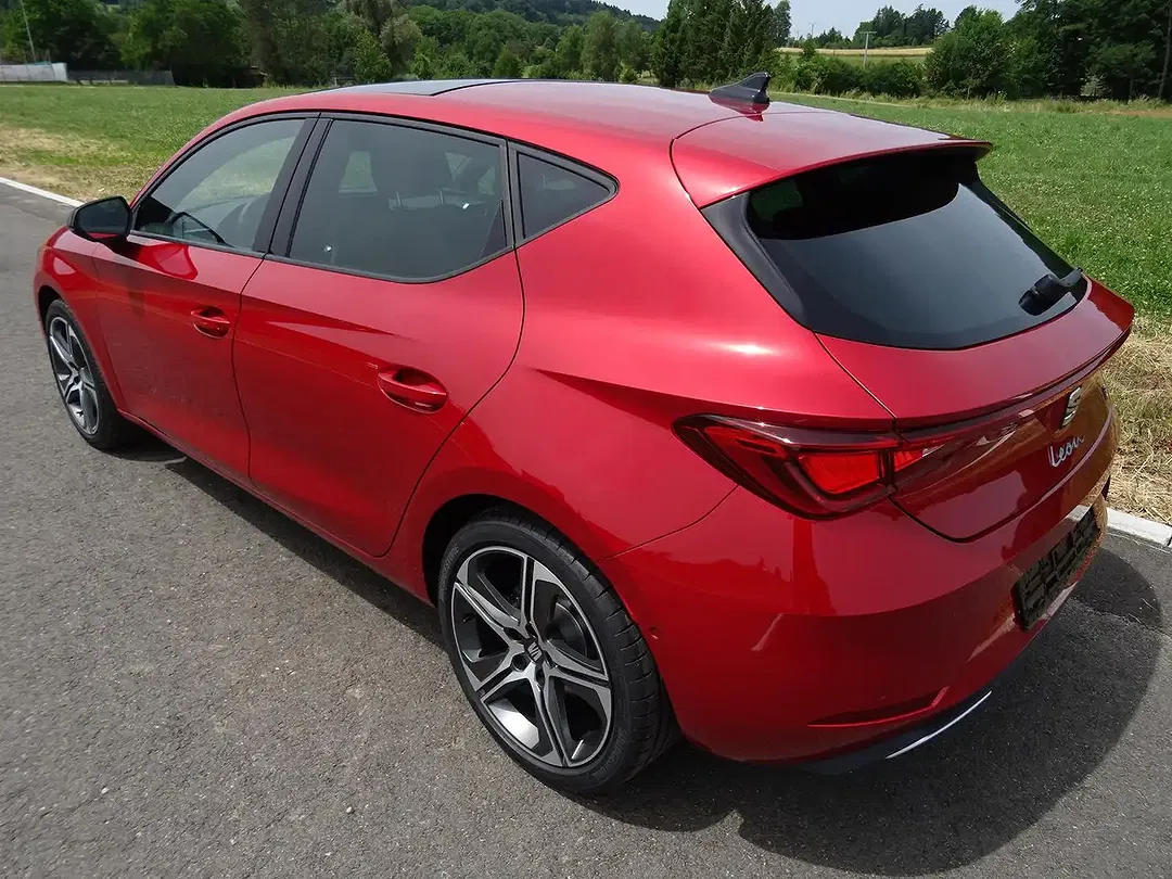 SEAT Leon 2.0 TSI DSG FR - foto 2
