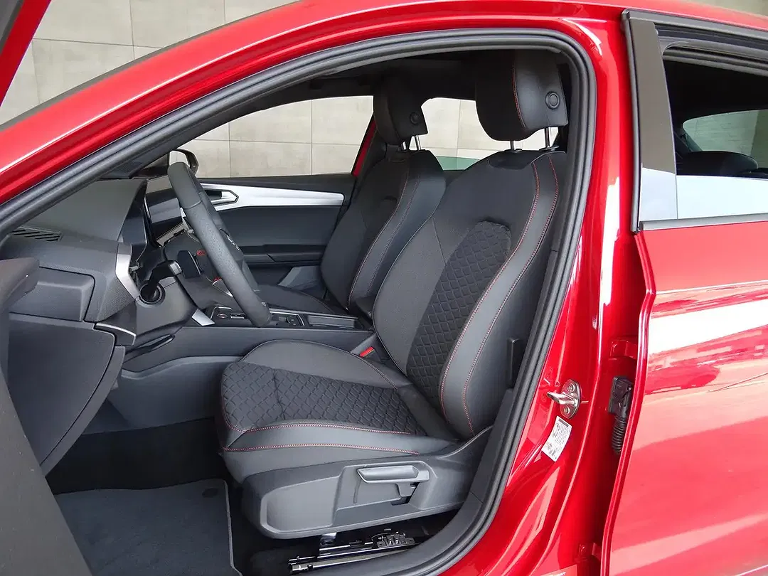 SEAT Leon - Thumbnail 4