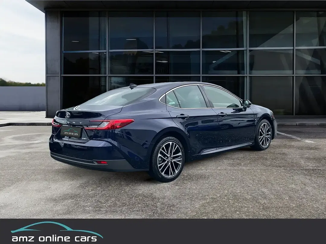 Toyota Camry - Thumbnail 5