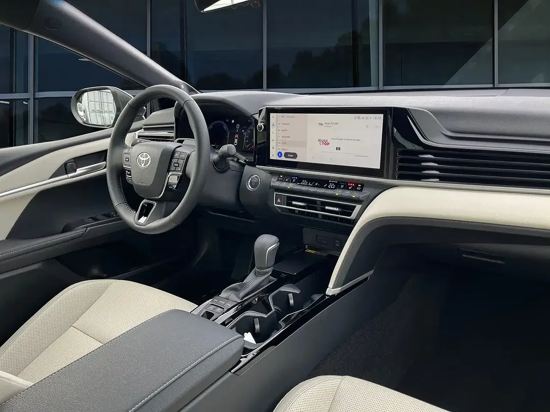 Toyota Camry - Thumbnail 7