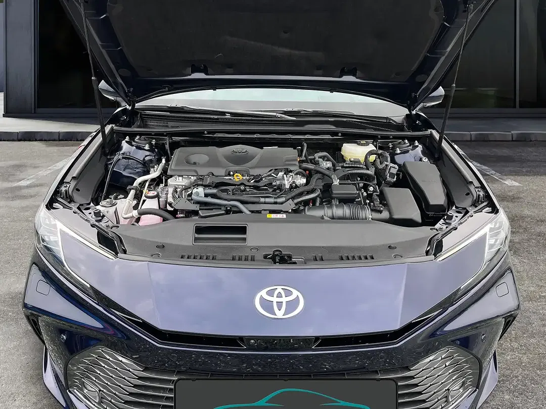 Toyota Camry - Thumbnail 9