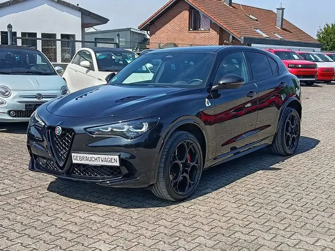 Alfa Romeo Stelvio Q4 Quadrifoglio - foto 1