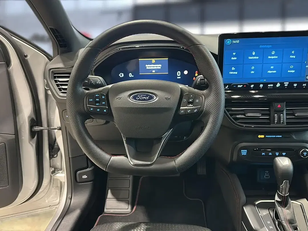 Ford Focus - Thumbnail 14