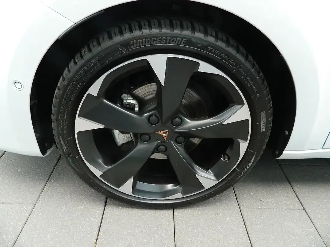 CUPRA Leon - Thumbnail 4