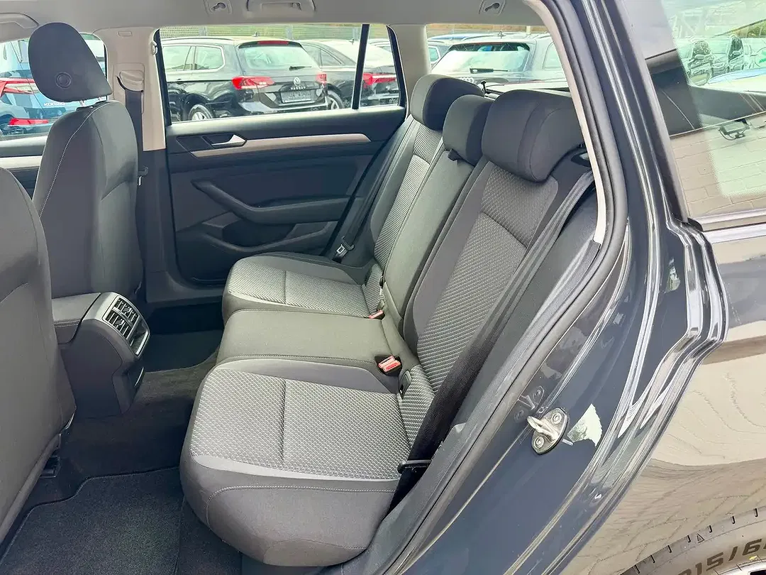 Volkswagen Passat Variant - Thumbnail 10