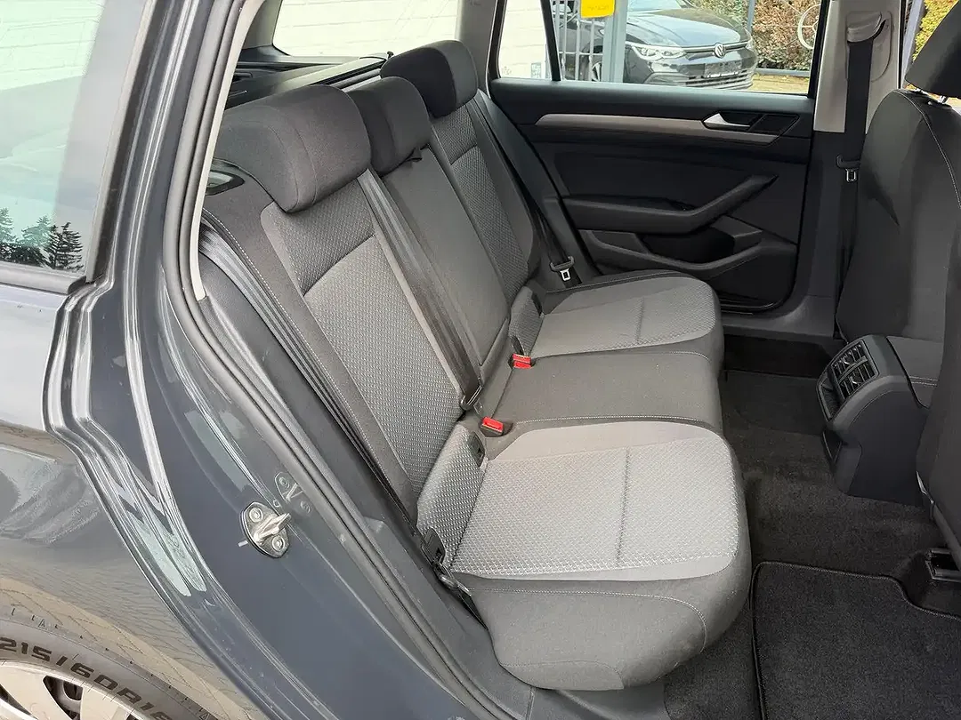 Volkswagen Passat Variant - Thumbnail 12