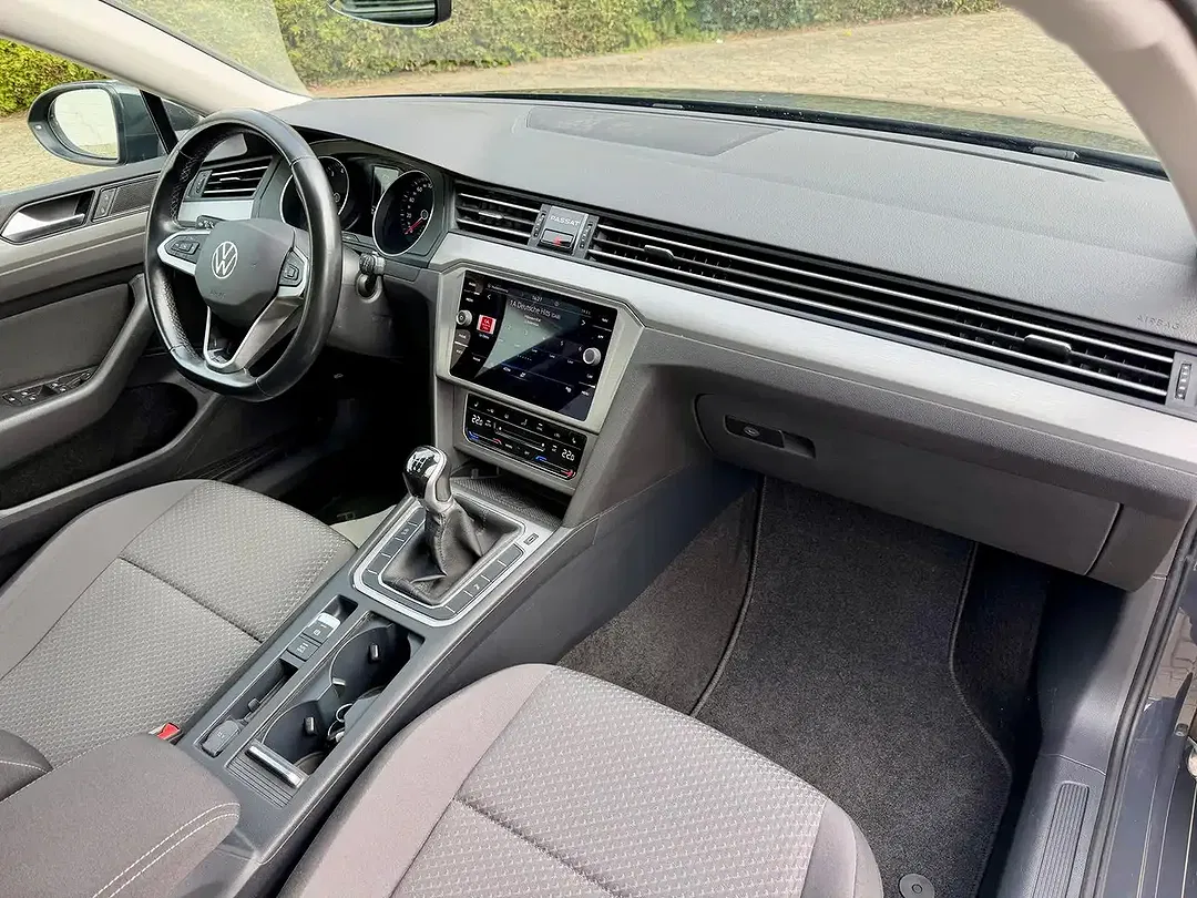 Volkswagen Passat Variant - Thumbnail 14