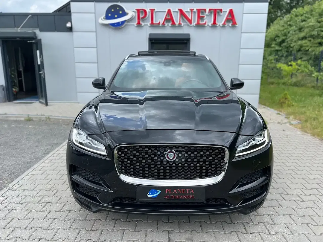 Jaguar F-Pace - Thumbnail 3