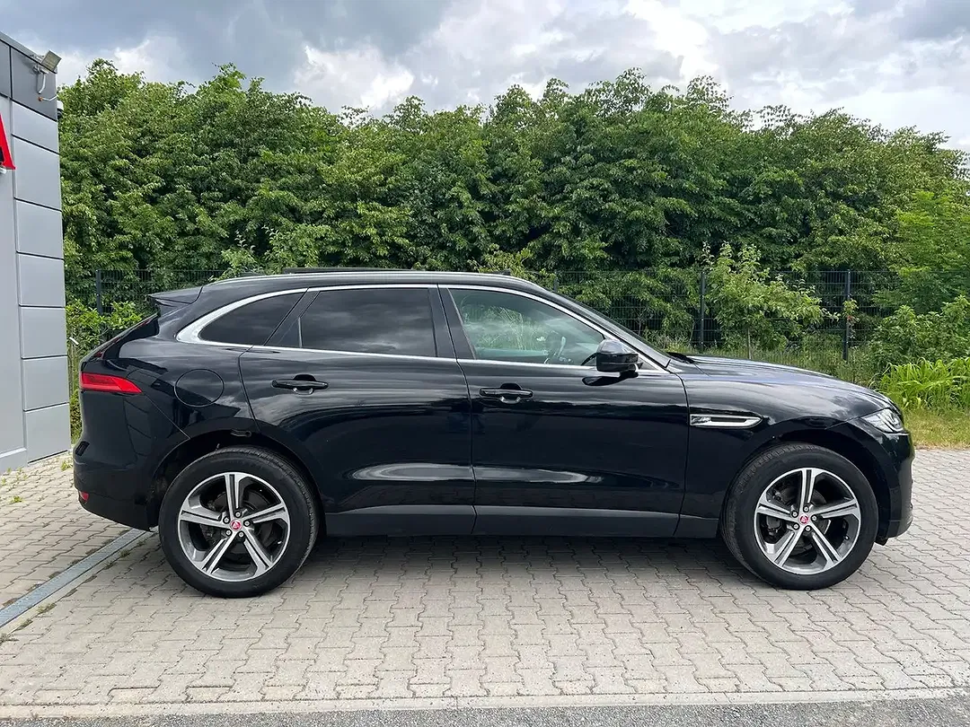 Jaguar F-Pace - Thumbnail 5