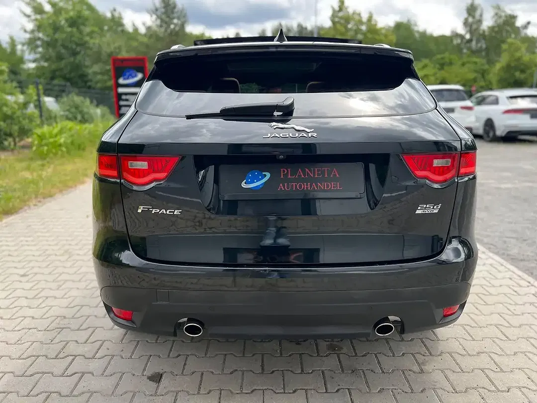 Jaguar F-Pace - Thumbnail 7