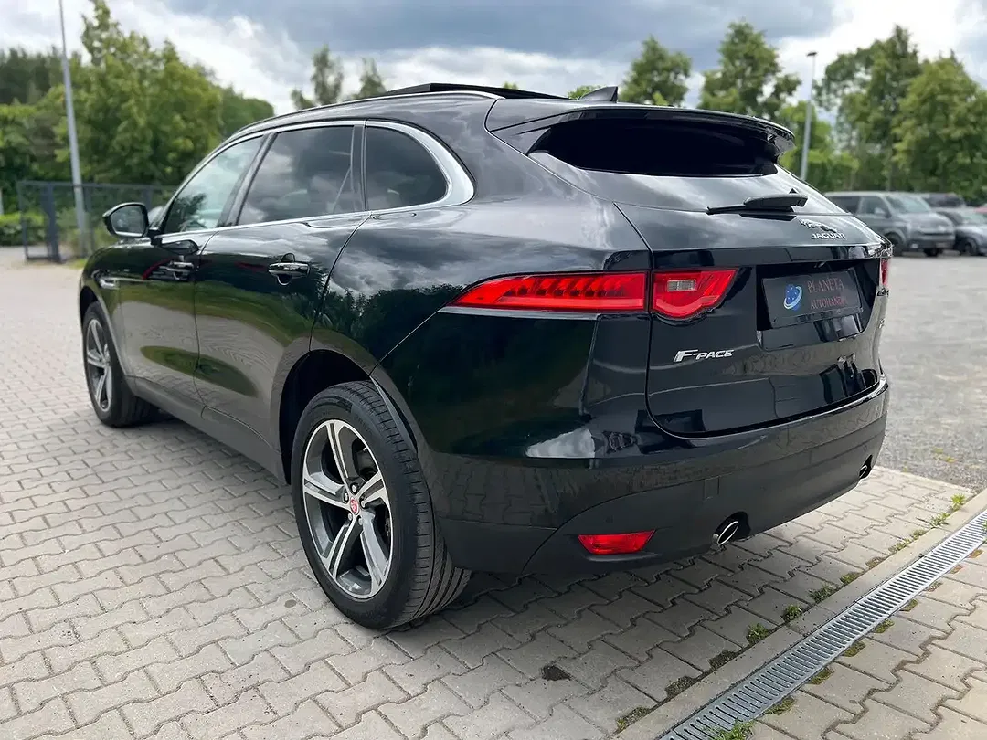 Jaguar F-Pace - Thumbnail 8