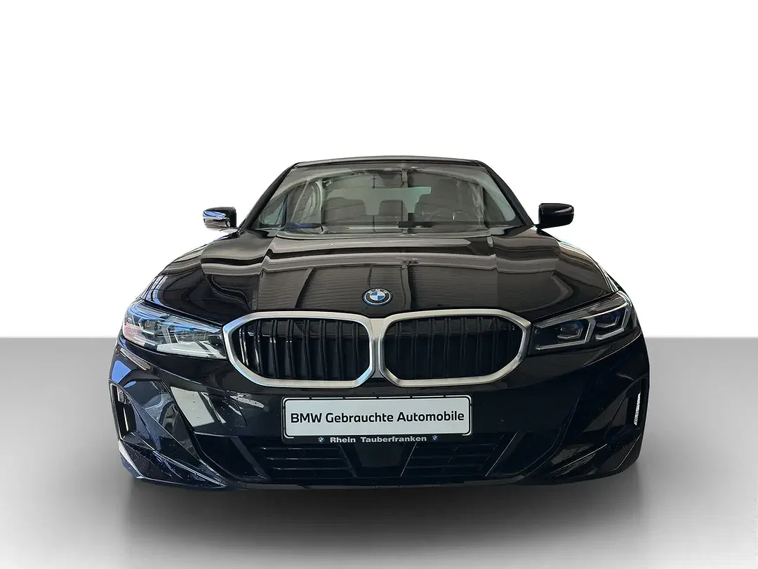 BMW 330 - Afbeelding 1