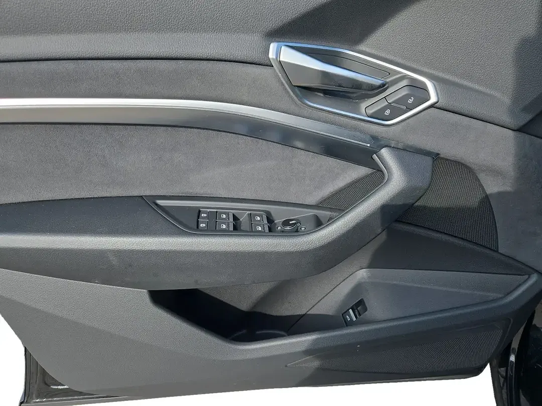 Audi Q8 e-tron - Thumbnail 11