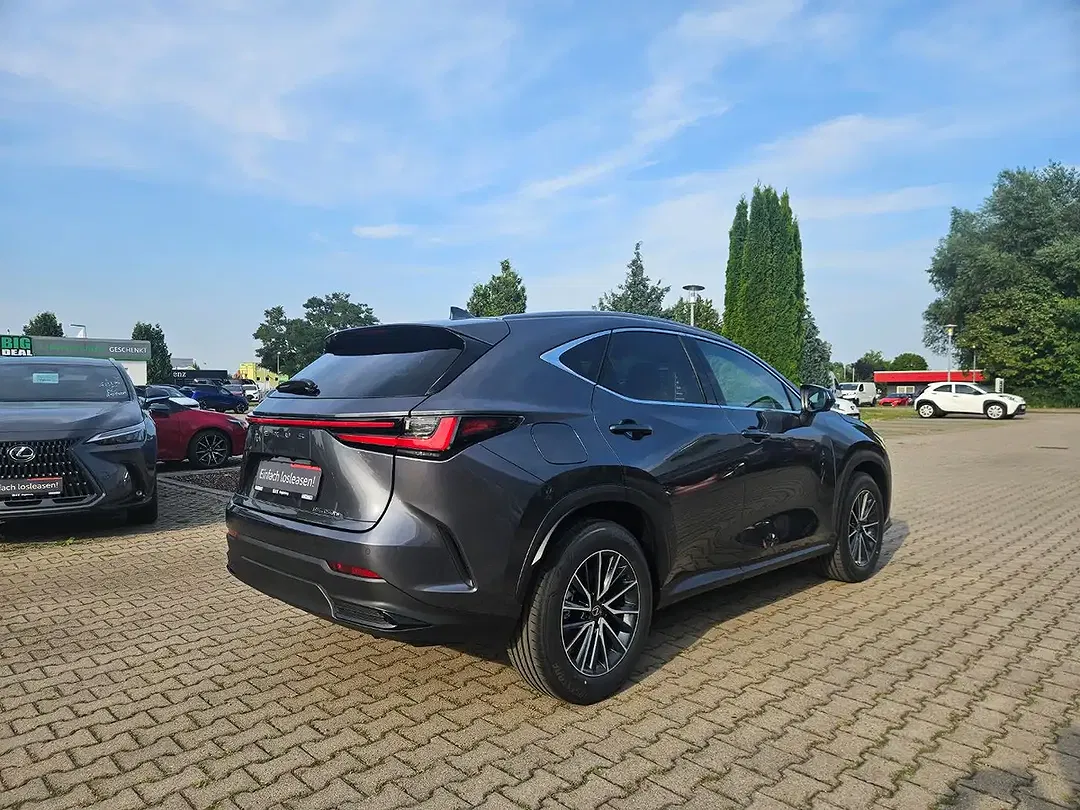 Lexus NX 450h+ - Thumbnail 12