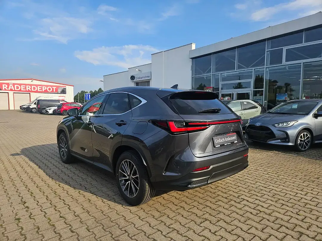 Lexus NX 450h+ - Thumbnail 7