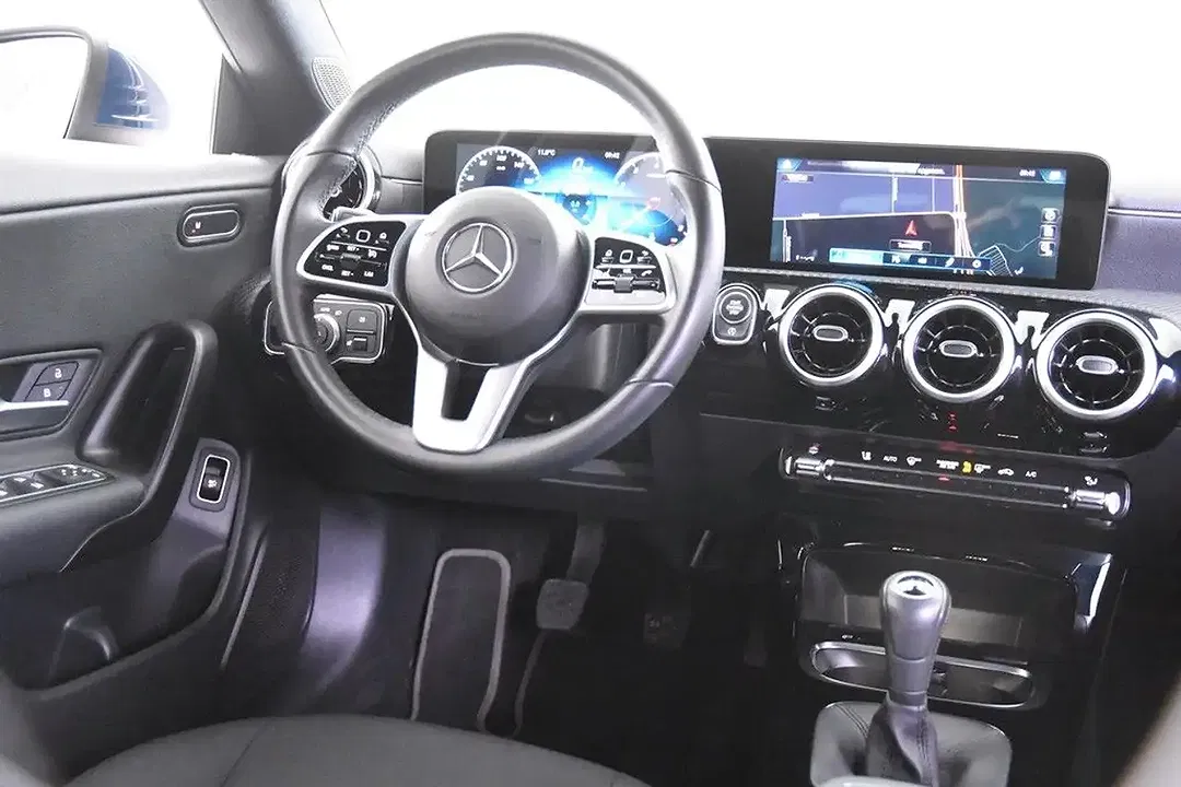Mercedes-Benz CLA 180 - Thumbnail 11