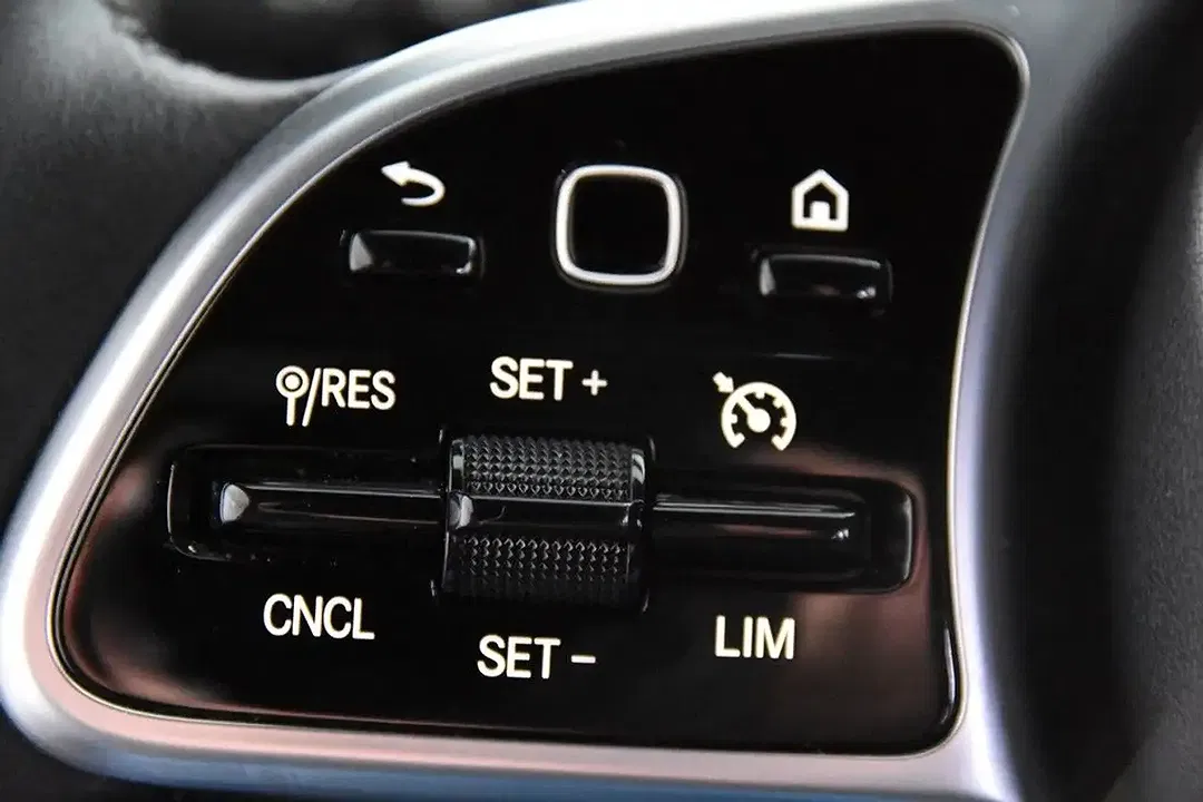 Mercedes-Benz CLA 180 - Thumbnail 12