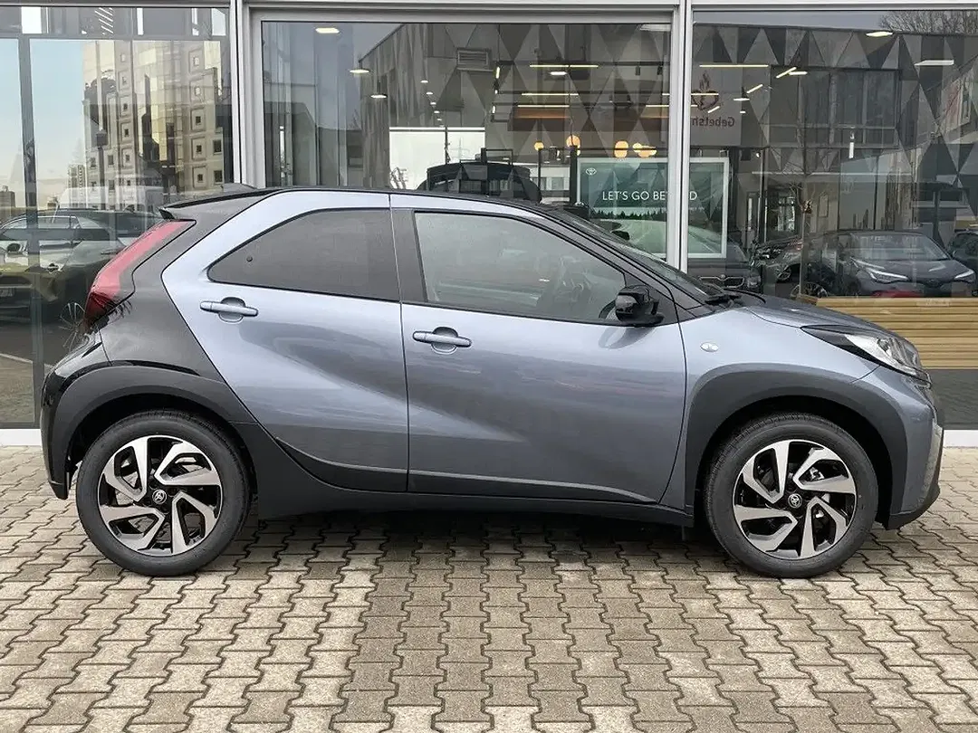 Toyota Aygo X - Thumbnail 3