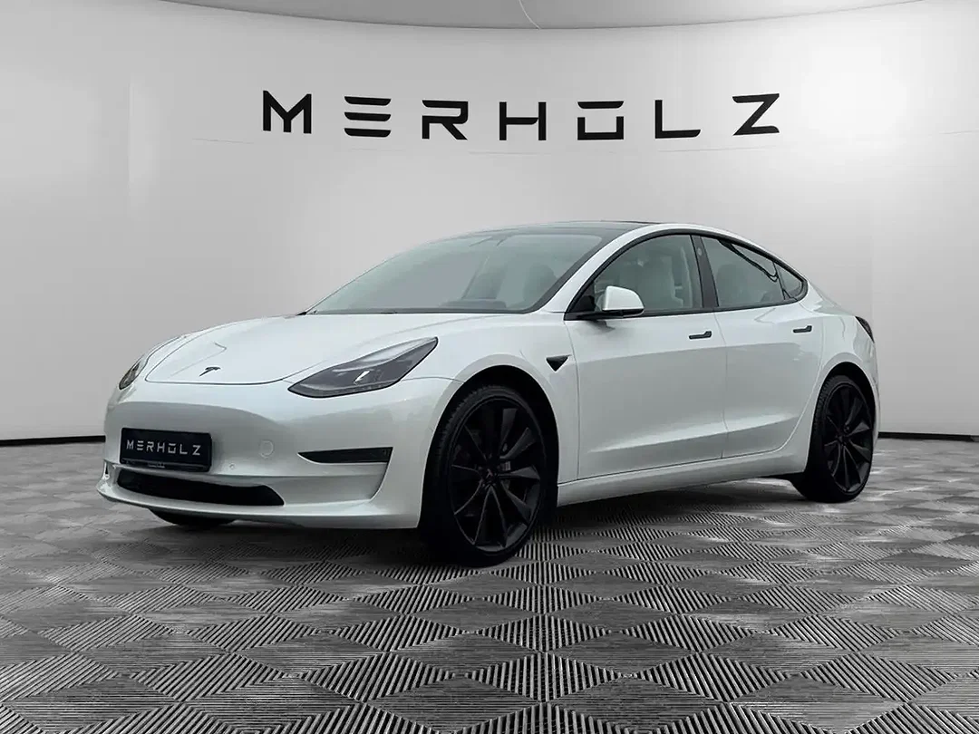 Tesla Model 3 - Afbeelding 1
