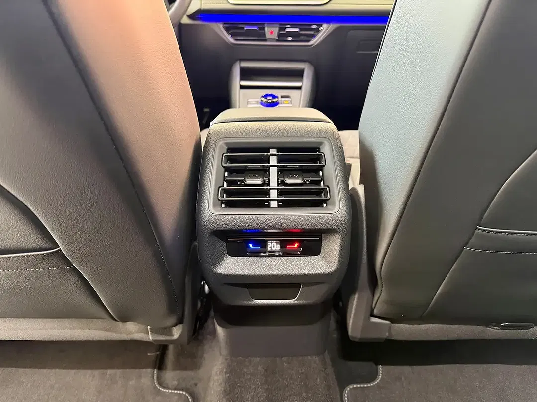 Volkswagen Tiguan - Thumbnail 10