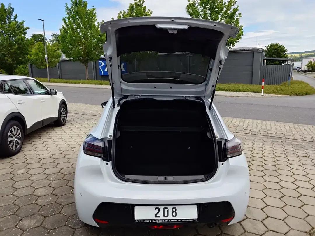 Peugeot 208 - Thumbnail 13