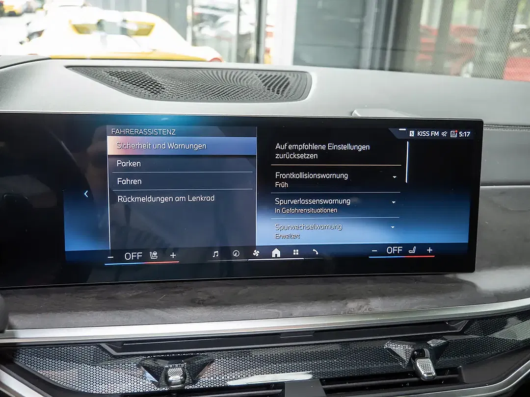 BMW X7 - Thumbnail 11
