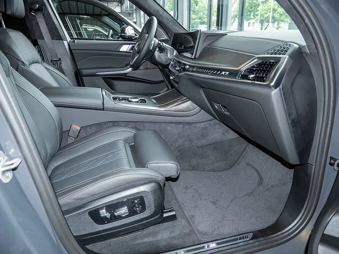 BMW X7 - Thumbnail 7
