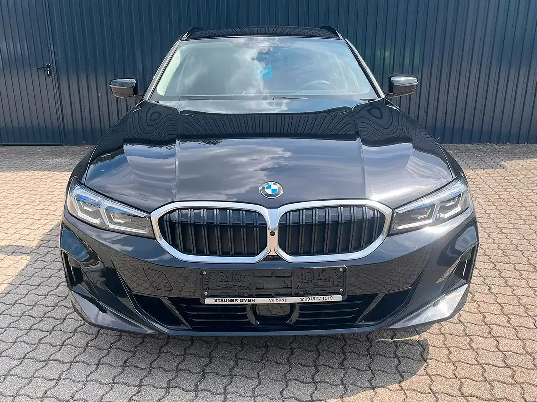 BMW 320 - Thumbnail 3