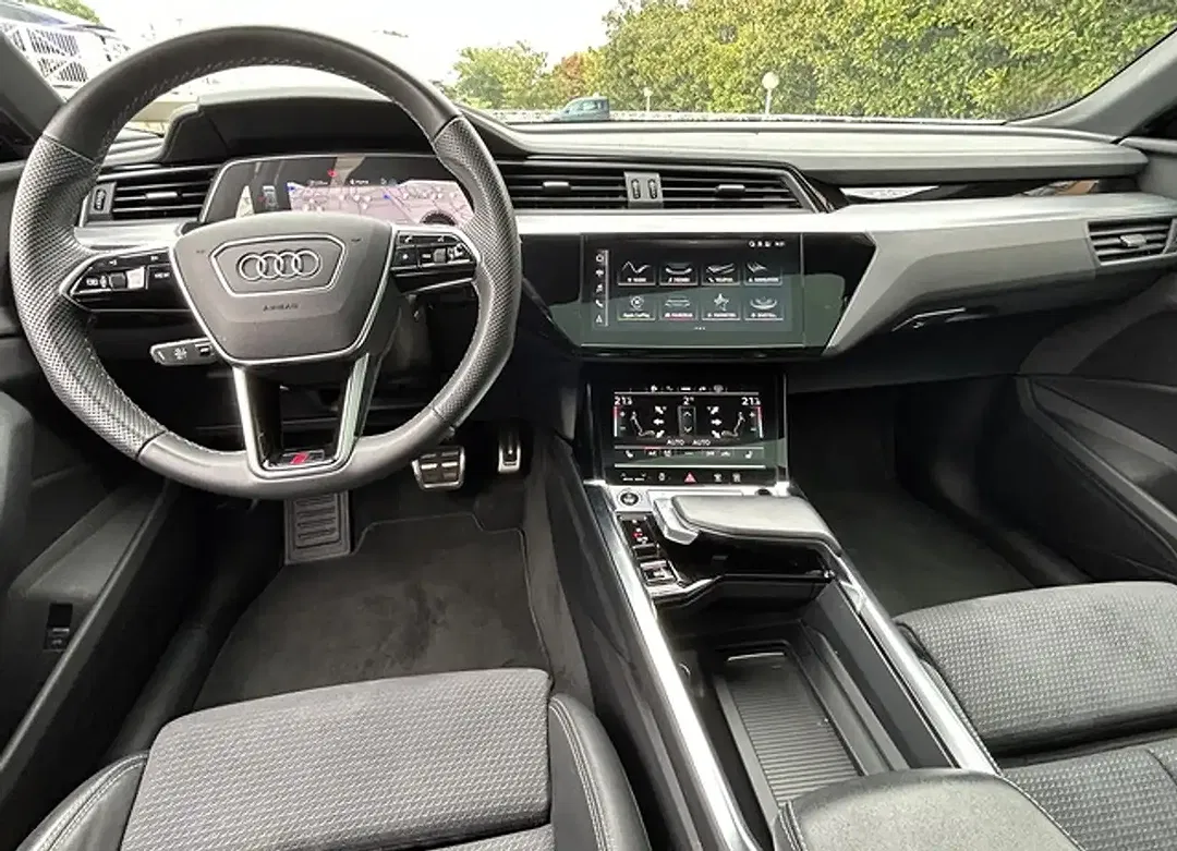 Audi Q8 e-tron - Thumbnail 12