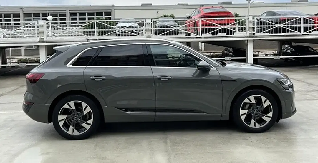 Audi Q8 e-tron - Thumbnail 5