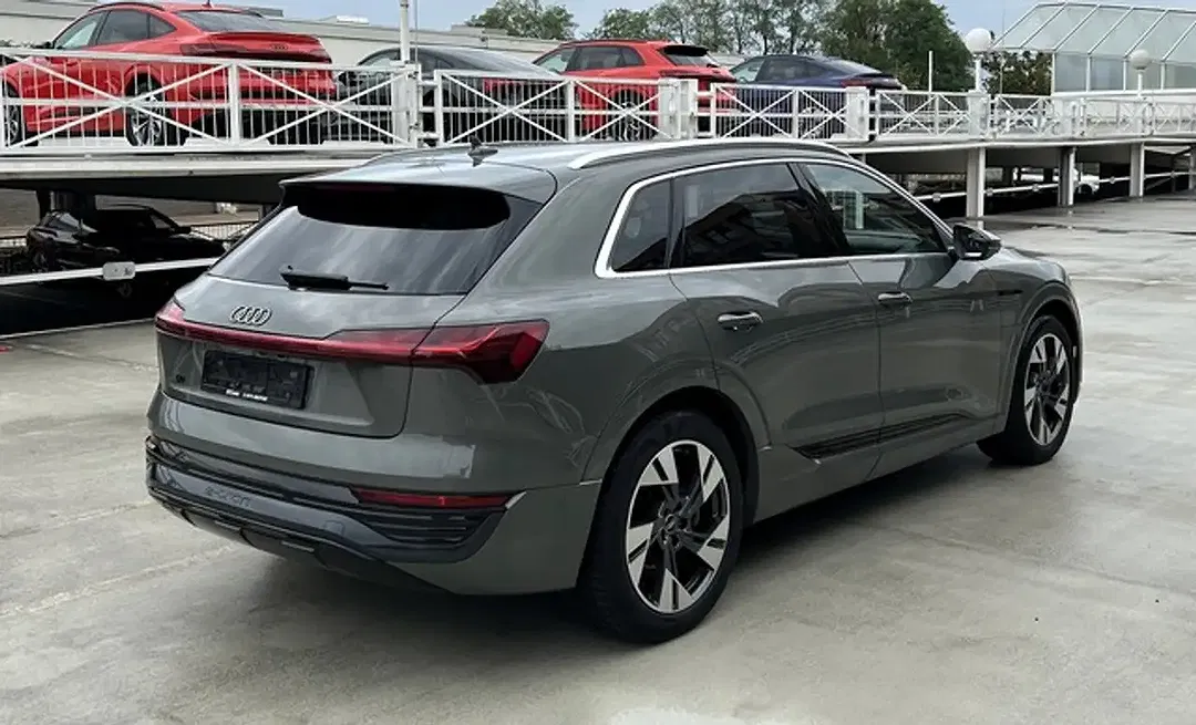 Audi Q8 e-tron - Thumbnail 6