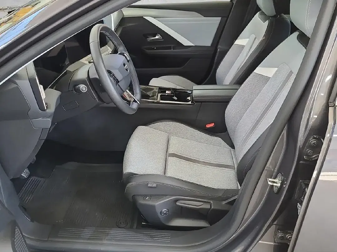 Opel Astra - Thumbnail 9