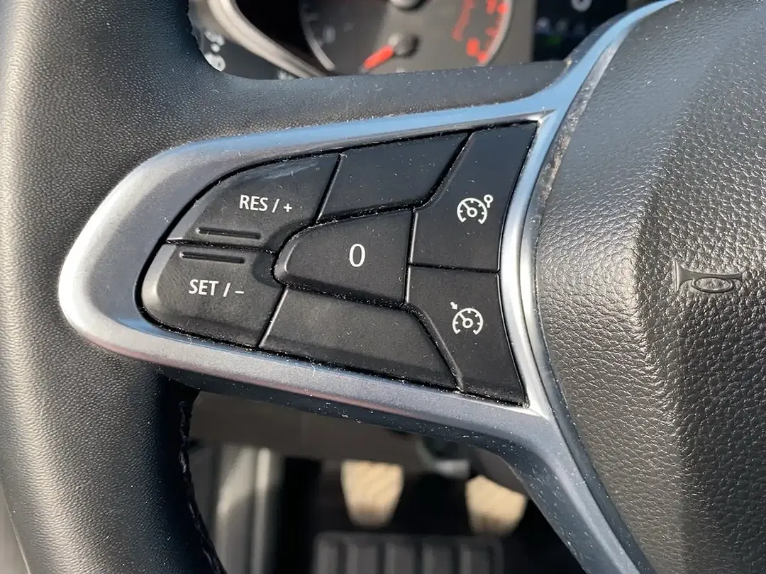 Renault Clio - Thumbnail 17