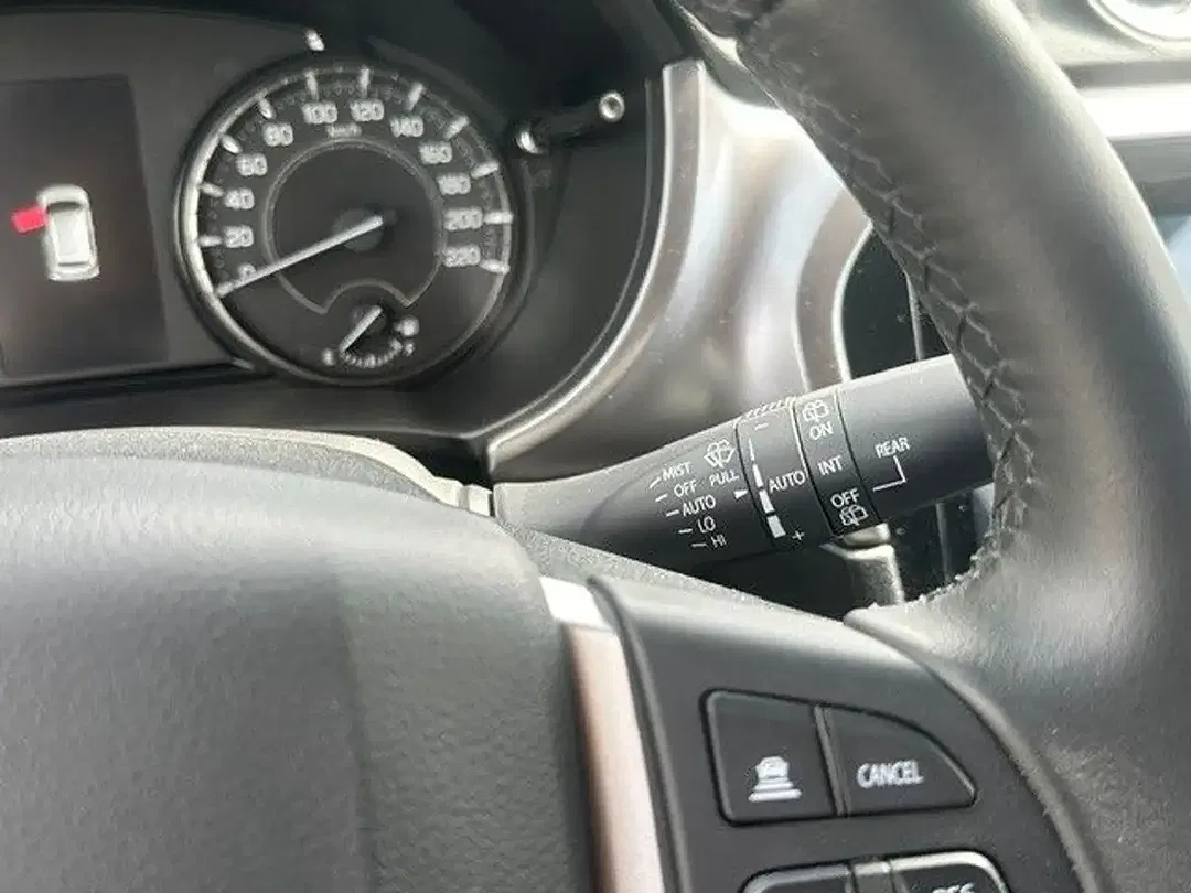 Suzuki Vitara - Thumbnail 12