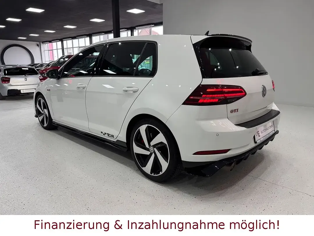 Volkswagen Golf - Thumbnail 4