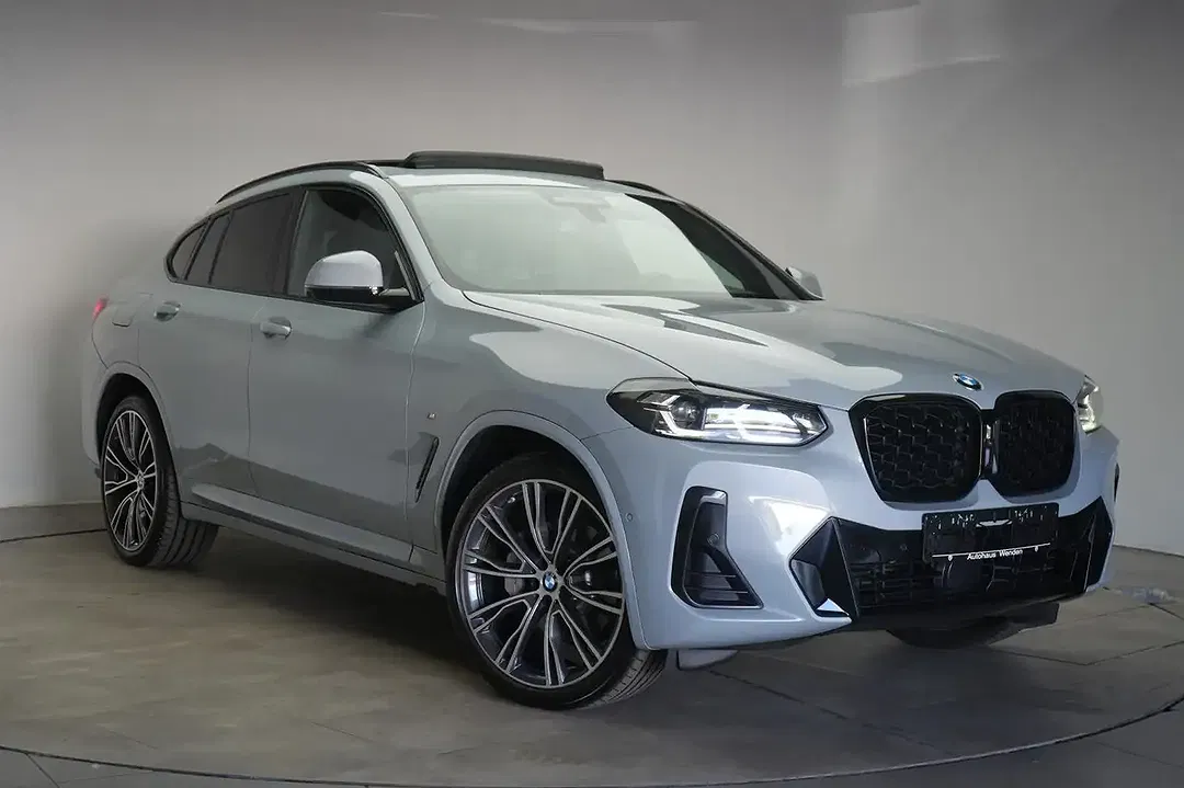 BMW X4 - Thumbnail 1