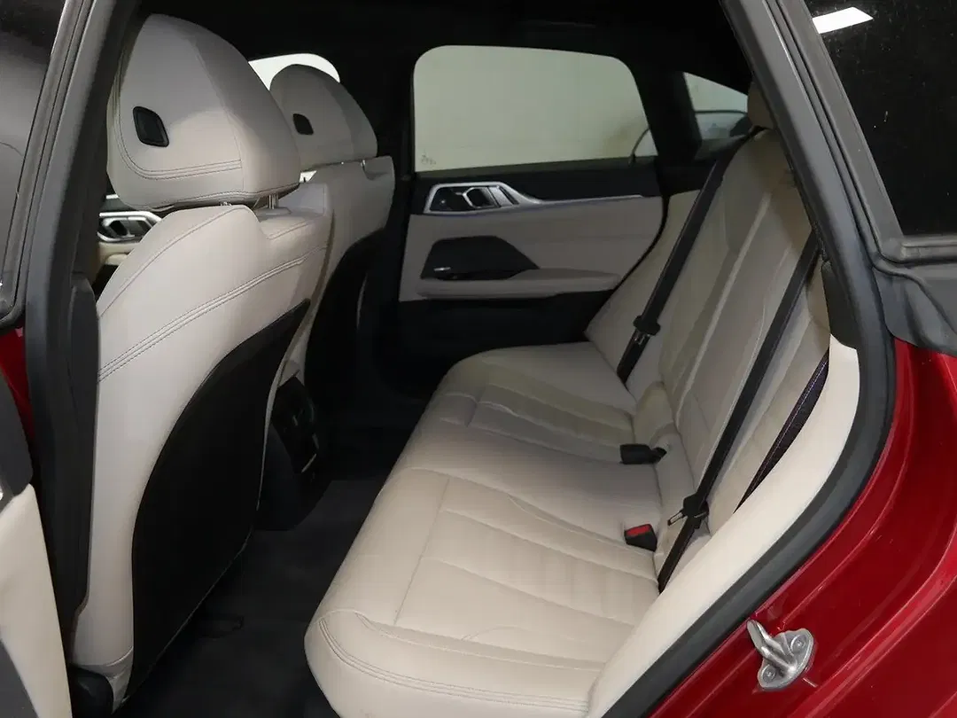 BMW i4 - Thumbnail 10