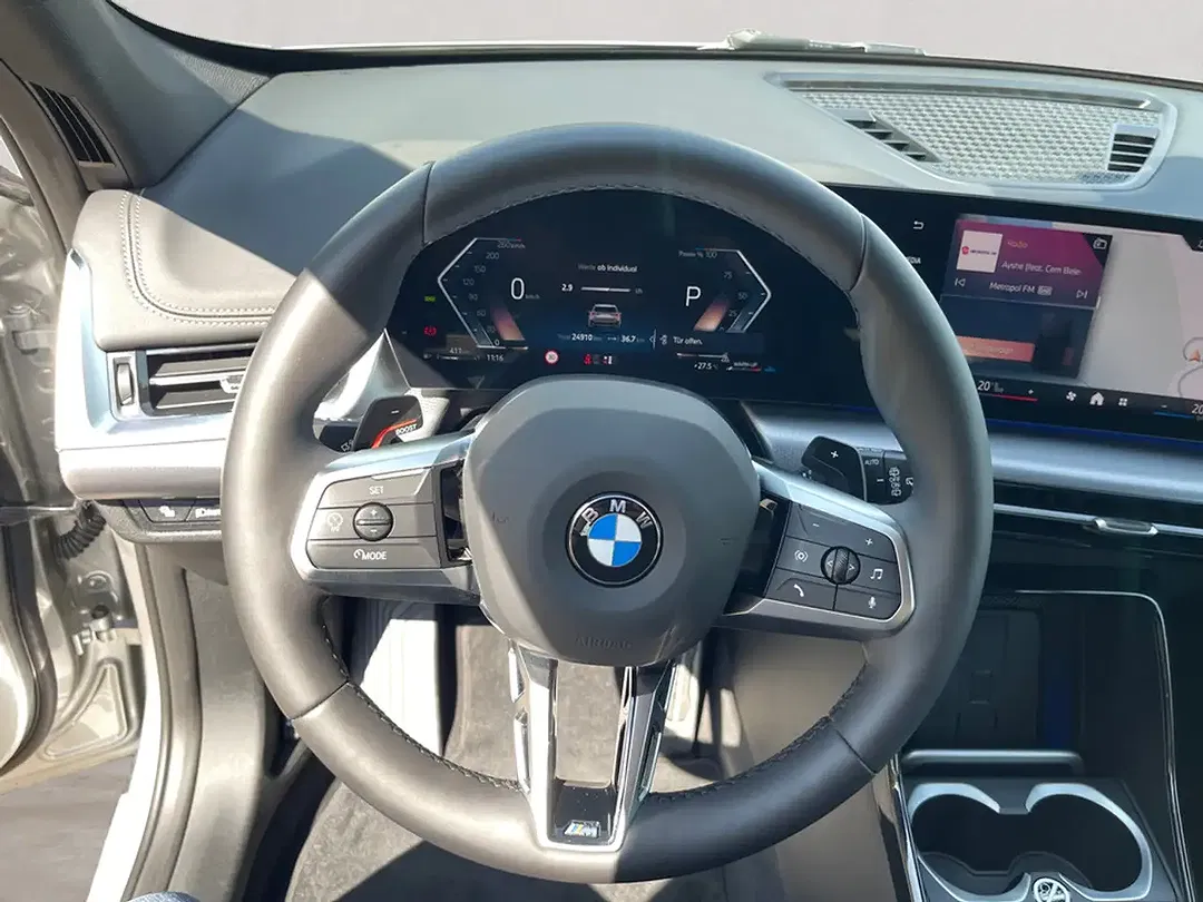 BMW X1 - Thumbnail 12